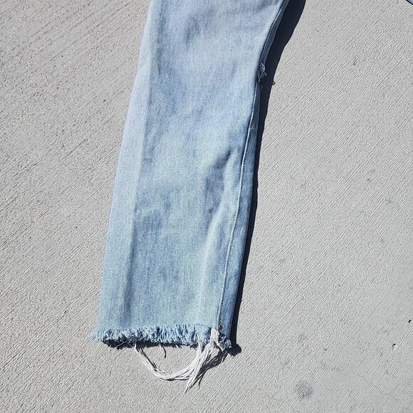 Gallery Dept Distressed Jean Womens Small Art On Display Courtesy Josue Thomas - Picture 14 of 16